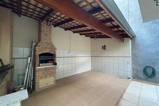 Casa à venda com 3 quartos, 322m² em Jardim do Lago, Jundiaí