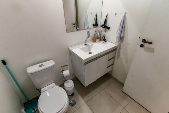 Banheiro de apartamento para alugar com 1 quarto, 41m² em Paraíso do Morumbi, São Paulo