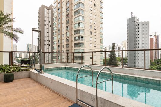 Piscina de kitnet/studio para alugar com 1 quarto, 28m² em Campo Belo, São Paulo