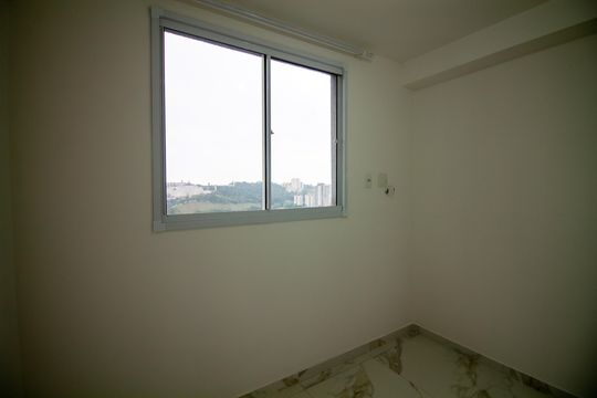 Quarto 1 de apartamento para alugar com 2 quartos, 42m² em Parque Maria Helena, São Paulo