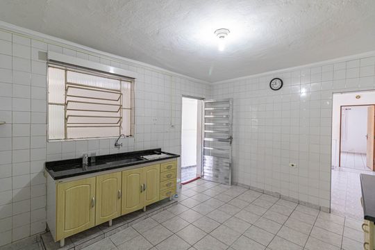 Cozinha de casa à venda com 4 quartos, 150m² em Vila Nhocuné, São Paulo