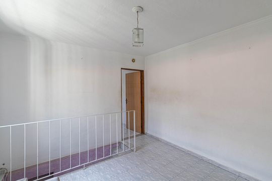 Sala de casa à venda com 4 quartos, 150m² em Vila Nhocuné, São Paulo