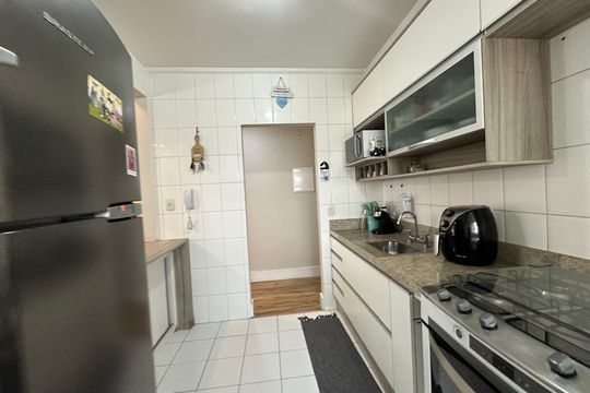 Cozinha de apartamento à venda com 2 quartos, 79m² em Jardim Iracema, Barueri