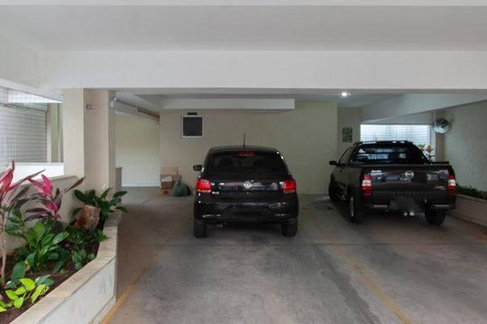 Garagem de apartamento para alugar com 4 quartos, 180m² em Itapoã, Belo Horizonte