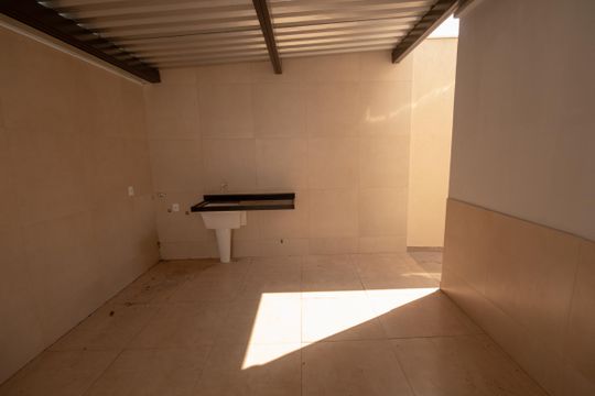 Área de Serviço de casa à venda com 3 quartos, 360m² em Serrano, Belo Horizonte