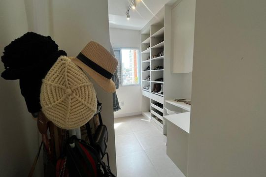 Closet de apartamento para alugar com 2 quartos, 39m² em Chora Menino, São Paulo