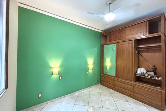 Quarto 1 de apartamento à venda com 3 quartos, 100m² em Ipanema, Rio de Janeiro