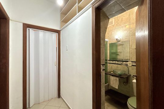 Corredor  de apartamento à venda com 3 quartos, 100m² em Ipanema, Rio de Janeiro