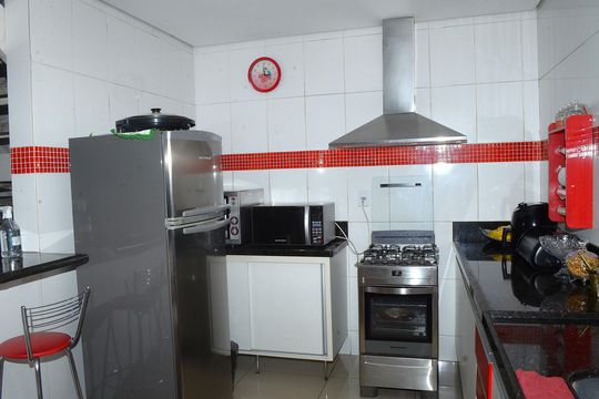 Cozinha de casa à venda com 3 quartos, 300m² em Goiânia, Belo Horizonte