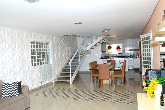 Detalhe Sala de casa à venda com 3 quartos, 300m² em Goiânia, Belo Horizonte