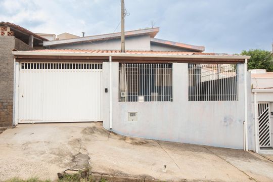 Fachada da Casa de casa à venda com 3 quartos, 250m² em Vila Industrial (campinas), Campinas