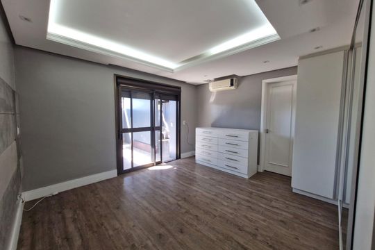 Quarto 1 de apartamento à venda com 3 quartos, 215m² em Boa Vista, Porto Alegre