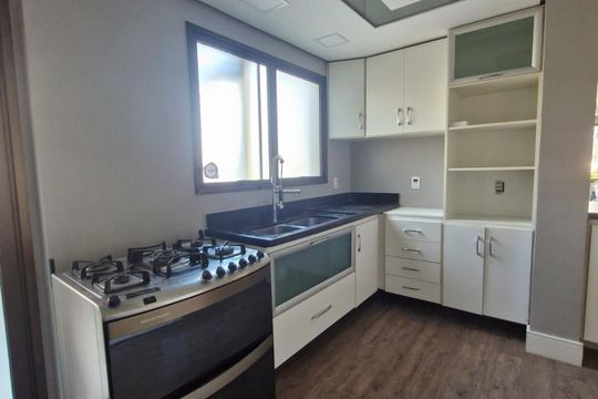 Cozinha de apartamento à venda com 3 quartos, 215m² em Boa Vista, Porto Alegre