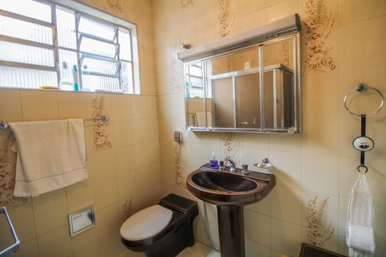 Banheiro Social 2 de casa à venda com 4 quartos, 138m² em Água Rasa, São Paulo