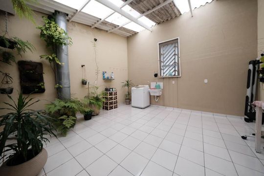 Área de Serviço de casa para alugar com 2 quartos, 210m² em Jardim Danfer, São Paulo