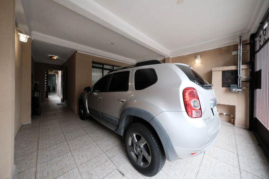 Garagem de casa para alugar com 2 quartos, 210m² em Jardim Danfer, São Paulo