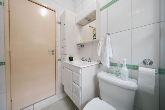 Banheiro 1 de casa para alugar com 2 quartos, 210m² em Jardim Danfer, São Paulo