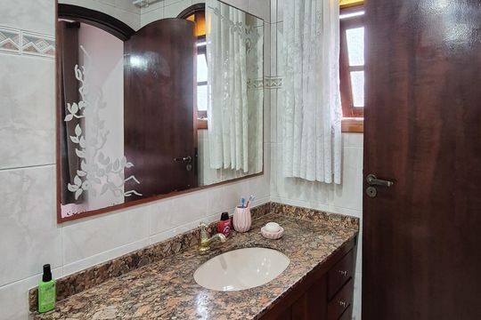 Banheiro da Suíte de casa à venda com 3 quartos, 242m² em Paulicéia, São Bernardo do Campo