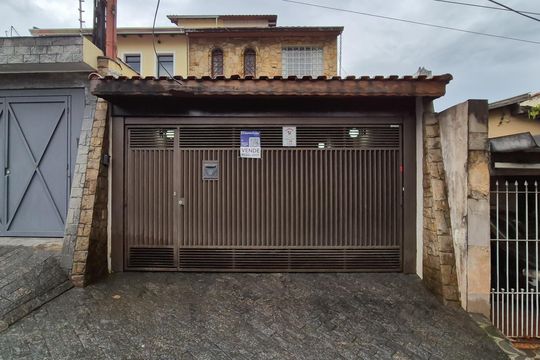 Fachada de casa à venda com 3 quartos, 242m² em Paulicéia, São Bernardo do Campo