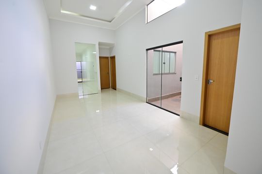 Casa à venda com 3 quartos, 132m² em Jardim Balneario Meia Ponte, Goiânia