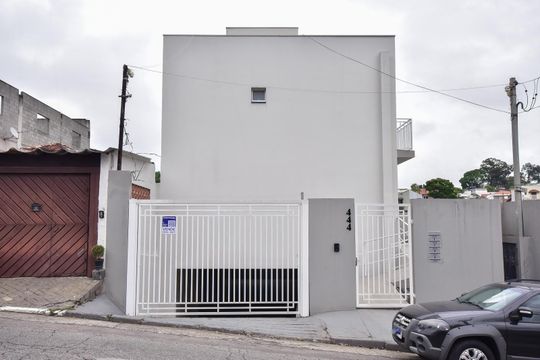 Fachada de casa de condomínio à venda com 2 quartos, 80m² em Jardim Monte Kemel, São Paulo