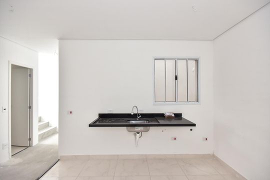 Cozinha de casa de condomínio à venda com 2 quartos, 80m² em Jardim Monte Kemel, São Paulo
