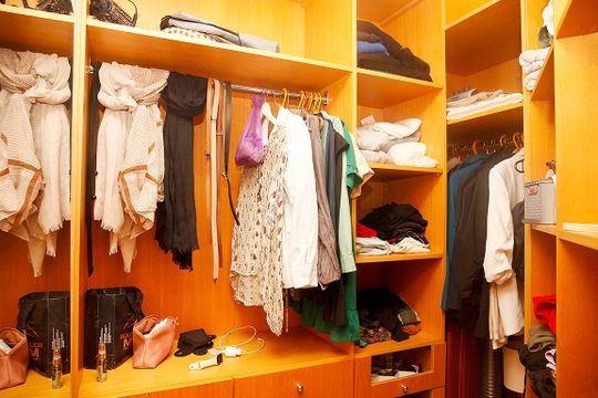 Quarto Suíte Detalhe Closet de apartamento à venda com 1 quarto, 62m² em Rio Branco, Porto Alegre