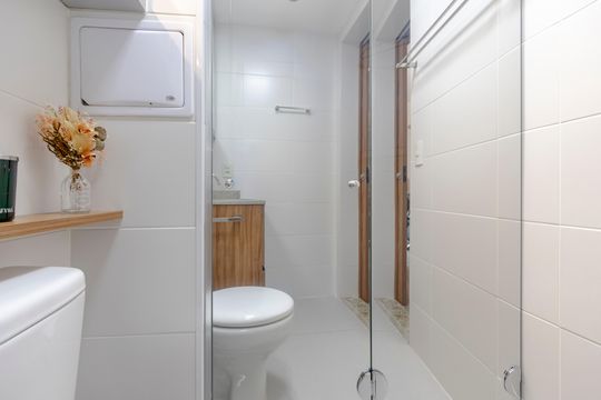 Banheiro de kitnet/studio à venda com 1 quarto, 26m² em Jardim das Acácias, São Paulo