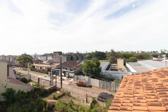 Vista da Área Externa de casa à venda com 5 quartos, 250m² em Partenon, Porto Alegre