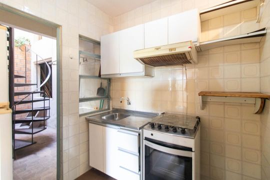 Cozinha 2 de casa à venda com 5 quartos, 250m² em Partenon, Porto Alegre