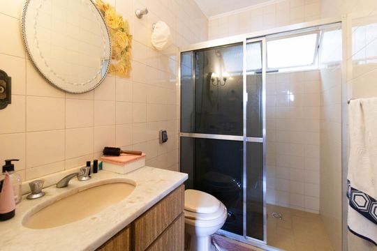 Banheiro da Suíte de casa à venda com 5 quartos, 250m² em Partenon, Porto Alegre