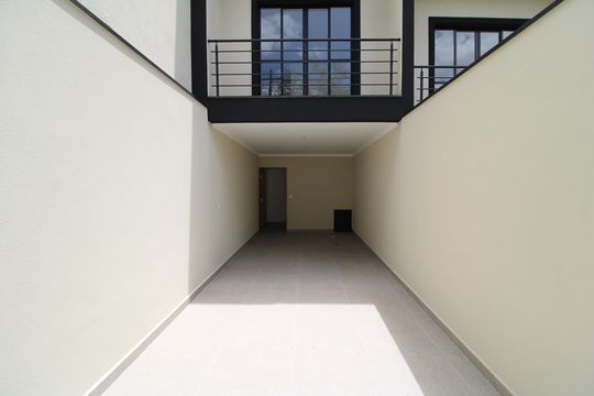 Garagem de casa à venda com 3 quartos, 120m² em Jardim Paraíso, São Paulo