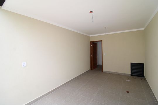 Garagem de casa à venda com 3 quartos, 120m² em Jardim Paraíso, São Paulo