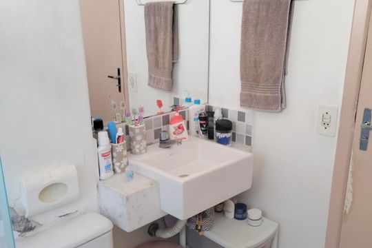 Banheiro de apartamento à venda com 2 quartos, 52m² em Interlagos, São Paulo