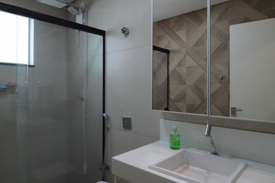 Banheiro da Suíte 1 - Casa 2 de casa à venda com 8 quartos, 504m² em Braúnas, Belo Horizonte