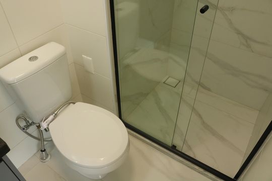 Banheiro de apartamento à venda com 1 quarto, 32m² em Pompeia, São Paulo