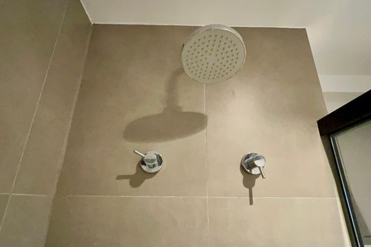 Banheiro de kitnet/studio para alugar com 1 quarto, 22m² em Jardim Paulista, São Paulo