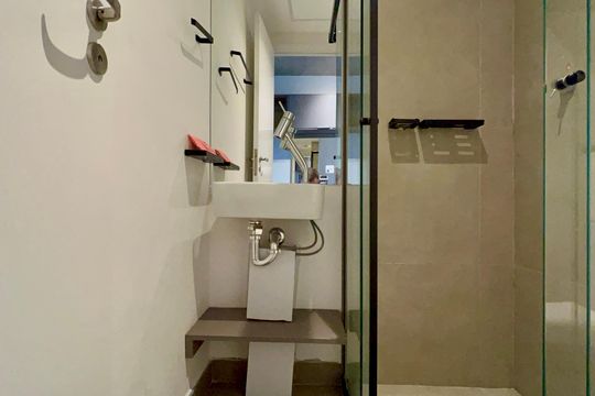 Banheiro de kitnet/studio para alugar com 1 quarto, 22m² em Jardim Paulista, São Paulo