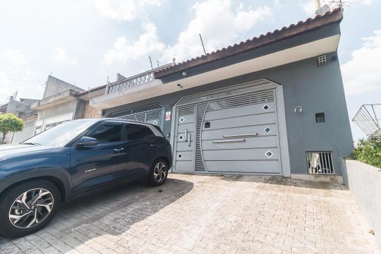 Fachada de casa para alugar com 4 quartos, 420m² em Vila Aurea, Poá