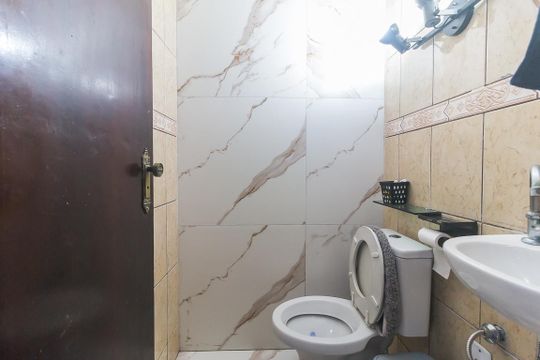 Lavabo de casa para alugar com 4 quartos, 420m² em Vila Aurea, Poá