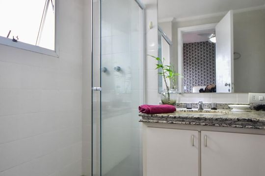 Banheiro Suíte 1 de apartamento à venda com 4 quartos, 179m² em Jardim Vazani, São Paulo
