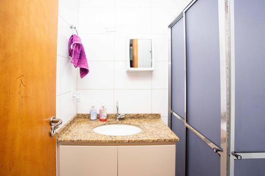 Banheiro Social de apartamento à venda com 2 quartos, 56m² em Centro, Diadema