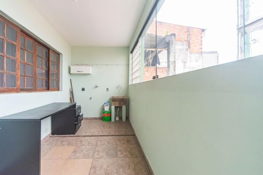 Área de Serviço de casa para alugar com 3 quartos, 315m² em Vila Alto de Santo Andre, Santo André