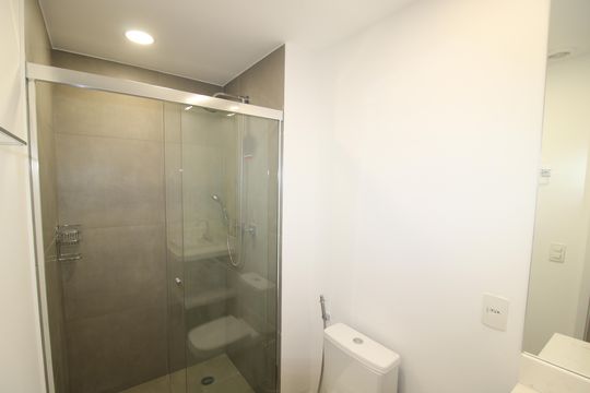 Banheiro social de apartamento para alugar com 2 quartos, 74m² em Santana, São Paulo