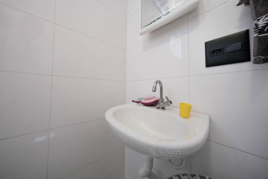 Banheiro Social de apartamento à venda com 2 quartos, 52m² em Jardim Maringa, São Paulo