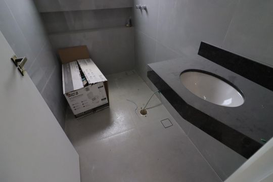 Banheiro da Suíte 1 de casa à venda com 3 quartos, 150m² em Vila Yara, Osasco