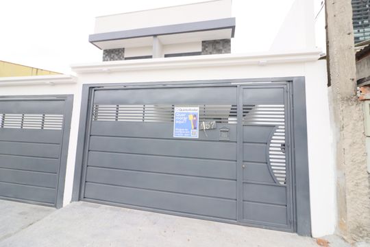 Fachada de casa à venda com 3 quartos, 150m² em Vila Yara, Osasco