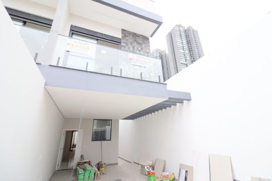 Garagem de casa à venda com 3 quartos, 150m² em Vila Yara, Osasco