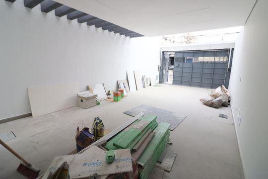 Garagem de casa à venda com 3 quartos, 150m² em Vila Yara, Osasco