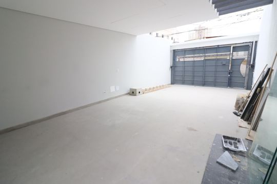 Garagem de casa à venda com 3 quartos, 150m² em Vila Yara, Osasco